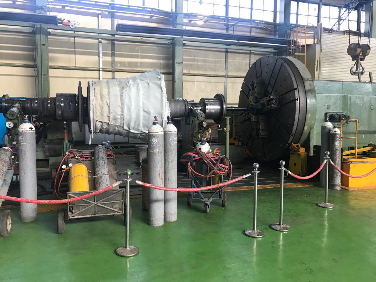 Straightening LMZ K-200 Turbine Rotor